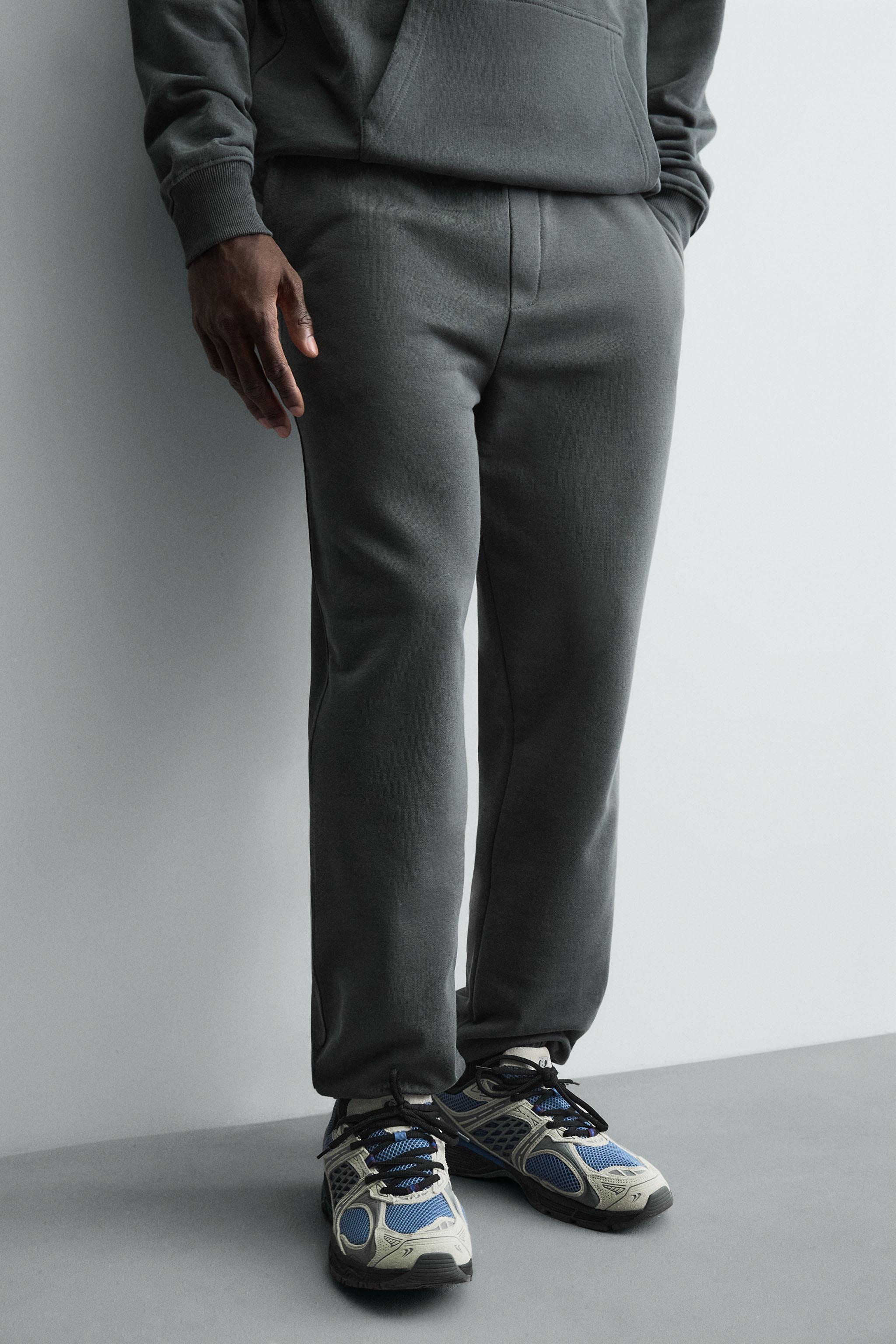 RELAXED FIT JOGGING PANTS